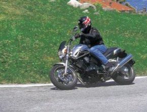 yamaha_bt1100_bulldog_3_550.jpg