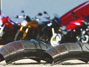 Bridgestone_Battlax_BT-021_1_550.jpg