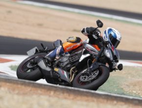 Street_Triple_RS_Motorrevug_-2.jpg