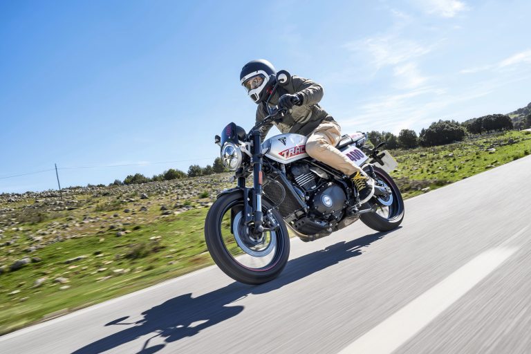 Menetpróba: Triumph Tracker 400 – Pályanap